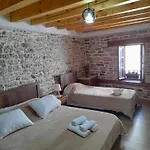 Ani-rooms&food In Old Bazaar,gjirokaster 3*
