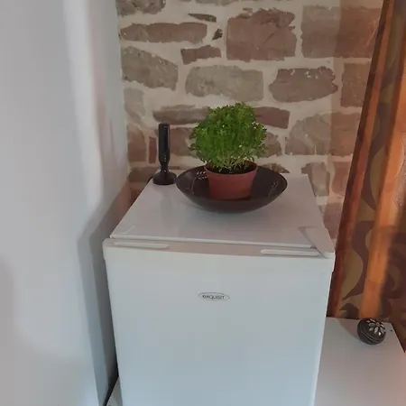 Ani 招待所 Gjirokastër