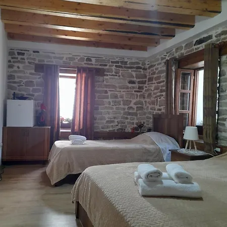 Guest house Ani-rooms&food In Old Bazaar,gjirokaster 3*