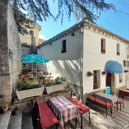Casa de hóspedes Ani-rooms&food In Old Bazaar,gjirokaster Gjirokastër