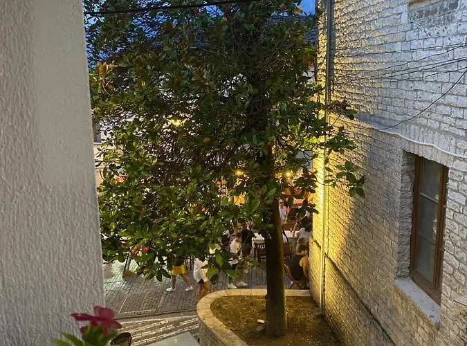 게스트하우스 Ani-rooms&food In Old Bazaar,gjirokaster 3*