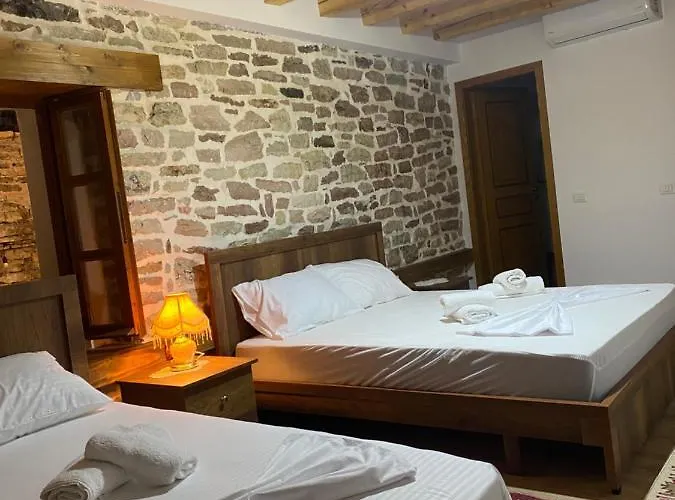 Ani-rooms&food In Old Bazaar,gjirokaster 게스트하우스