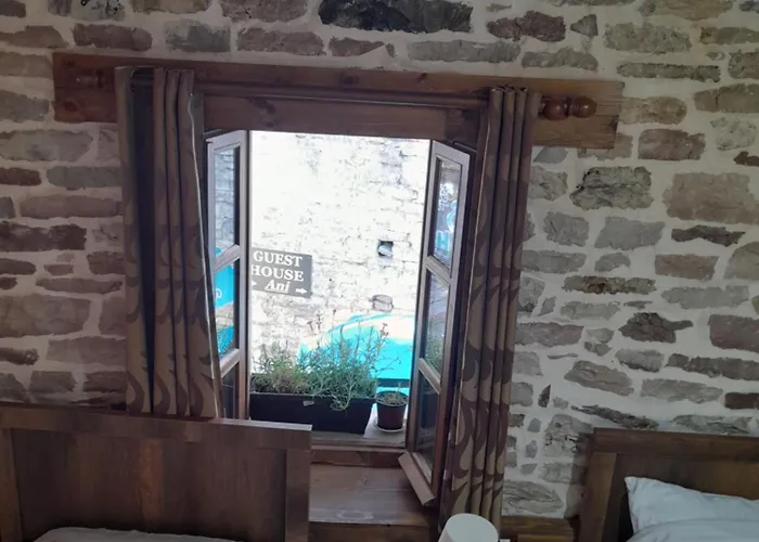 Ani-rooms&food In Old Bazaar,gjirokaster 게스트하우스 3*