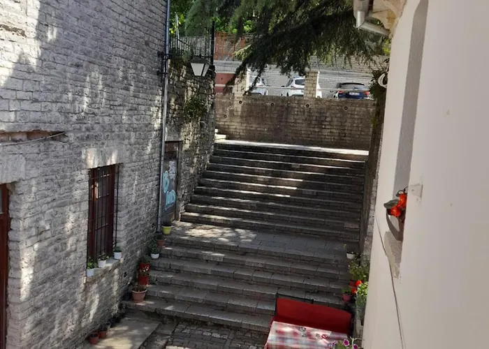 Ani-rooms&food In Old Bazaar,gjirokaster 게스트하우스 Gjirokastër