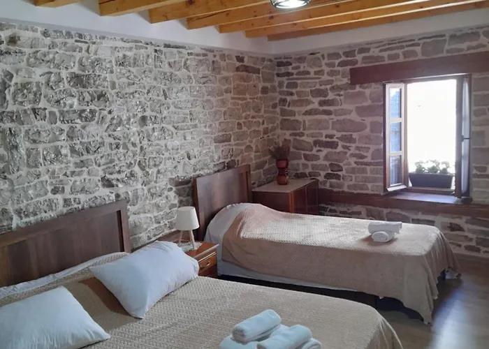 Ani-rooms&food In Old Bazaar,gjirokaster 3*