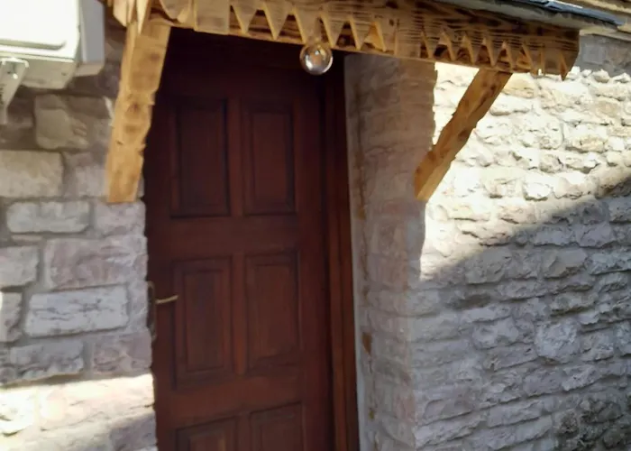 Ani-rooms&food In Old Bazaar,gjirokaster 3*